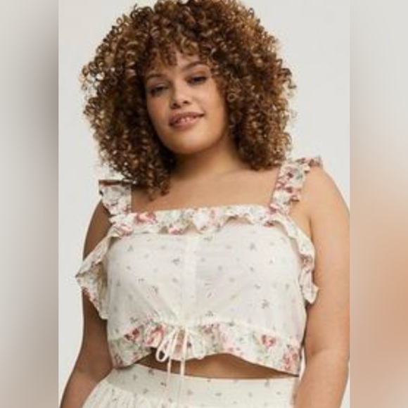 torrid Tops - 👗Torrid Pippa Floral cloud dancer Women's top